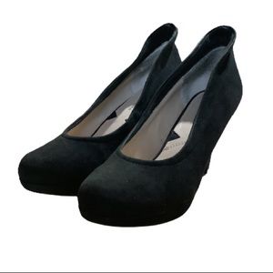 Adrienne Vittadini black suede heels size 7